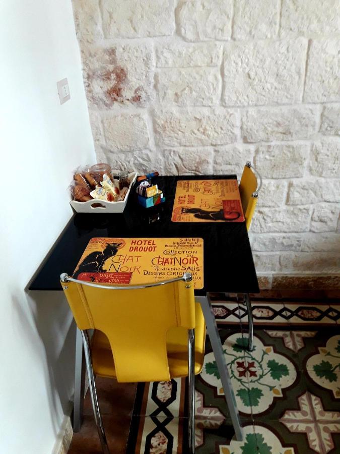 Apartment Mammacara Ceglie Messapica Bagian luar foto